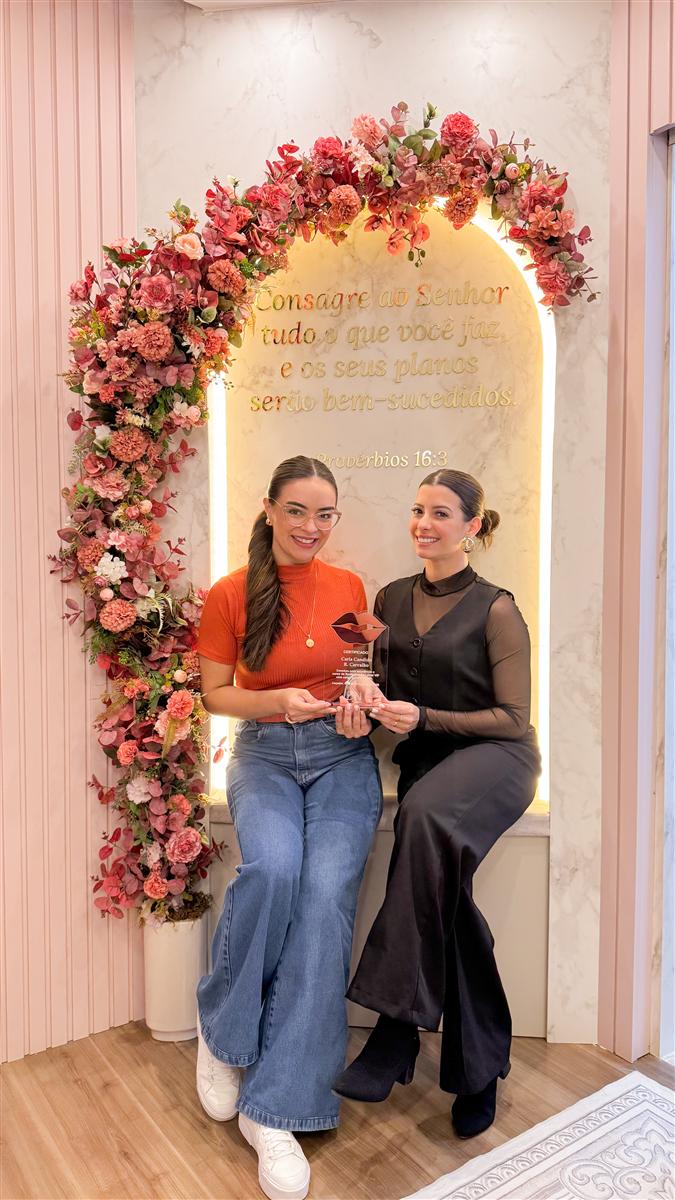 Carla Carvalho com a Bruna Nycole, após concluir o curso de Revitalização Labial VIP